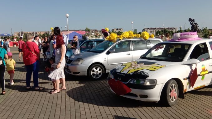 Как в Ивацевичах отмечали День молодежи и выбирали «Автоледи-2019». Фоторепортаж